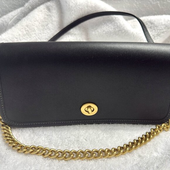 Coach Dinky Bag black. Like new. - Picture 2 of 8